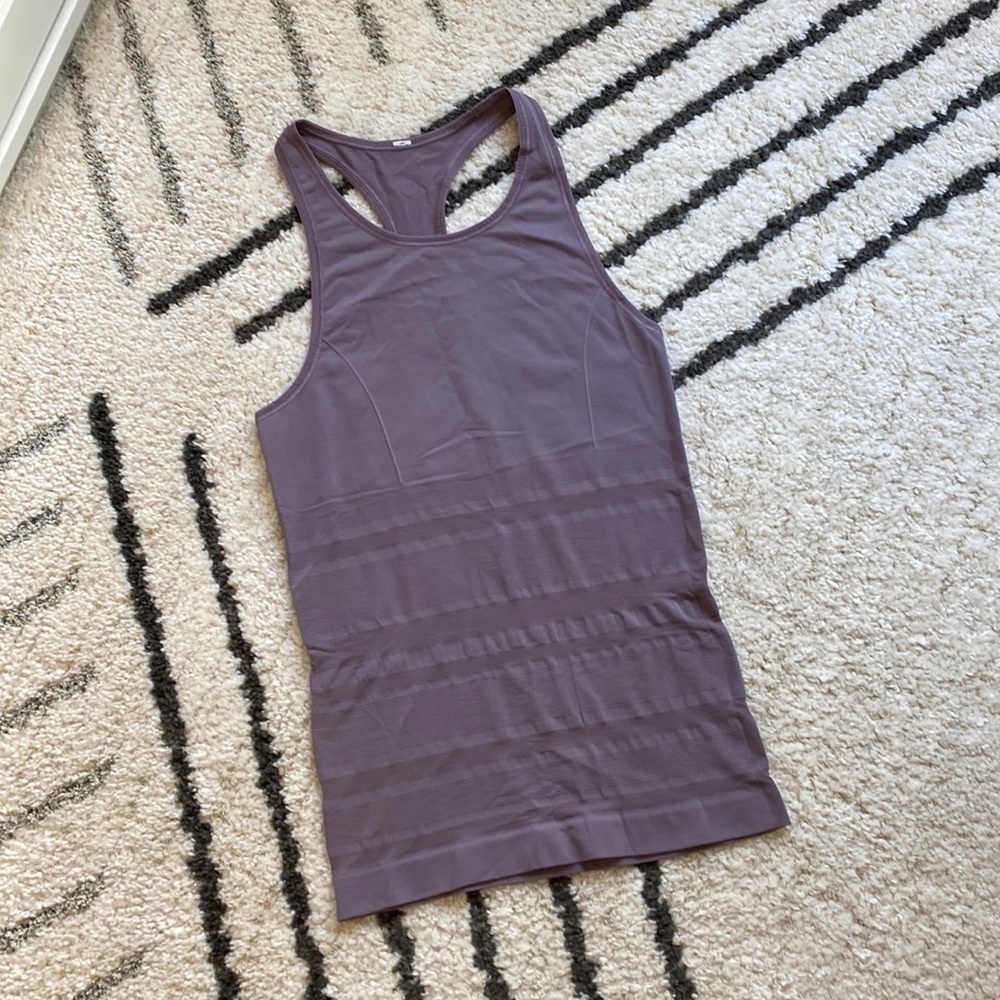 Lululemon Tank Top size 6 - lavender color